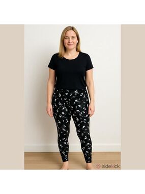 Nola Pennington’s Black and White Abstract Print Leggings size x